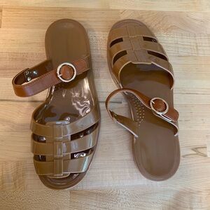 Tuckernuck Cognac Riley Jelly Sandals Size 8/9